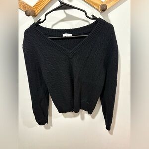 Aritzia TNA WOOL CABLE KNIT V NECK SWEATER